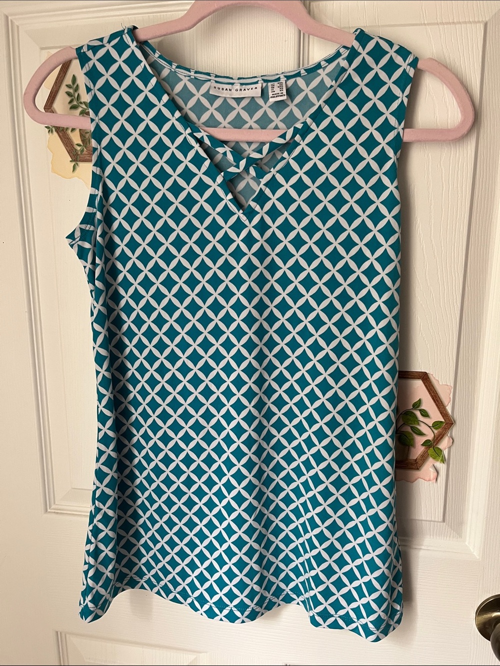 Susan Graver Teal and White Sleeveless Geometric Camisole